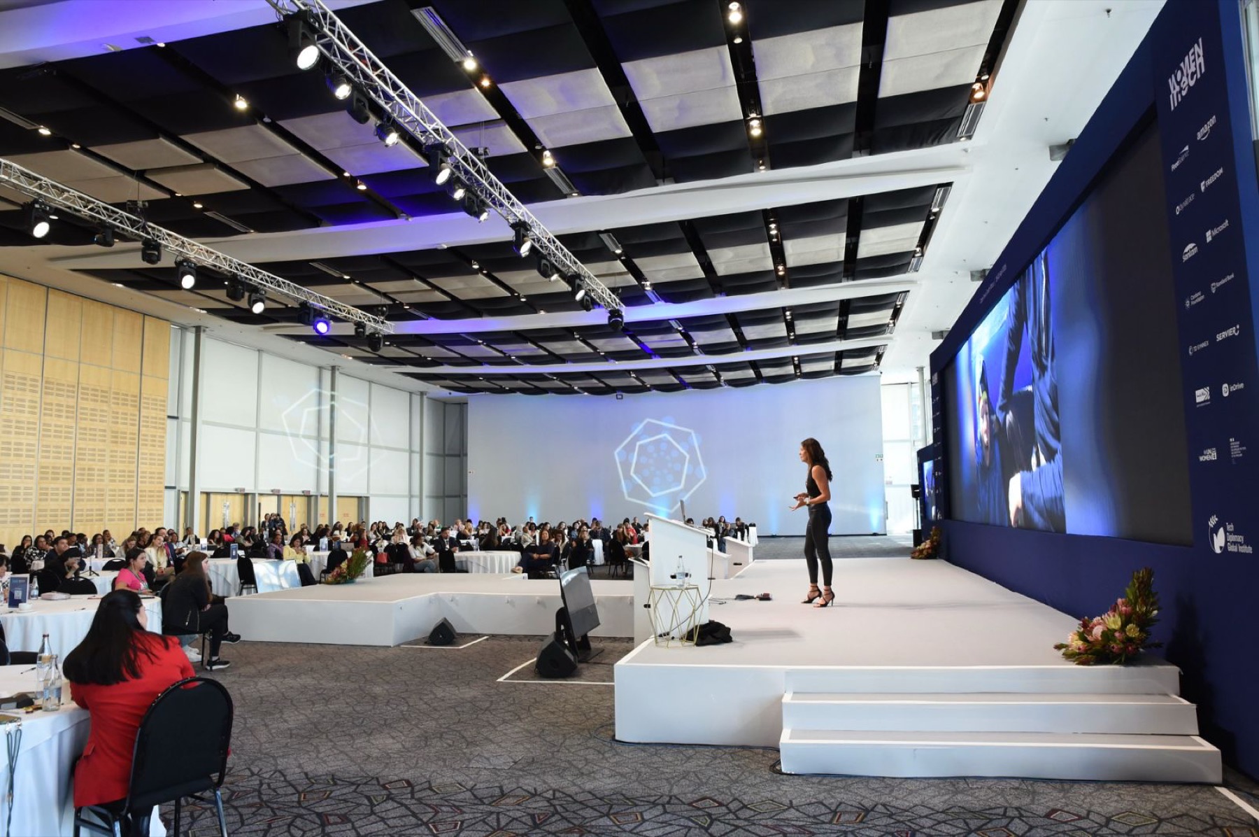 How to Choose a Keynote Speaker for Your Conference